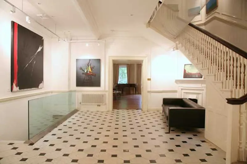 Elegant Chelsea house, B687 (photo 2)