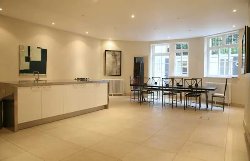 Open plan at Elegant Chelsea house, B687 (photo 5)