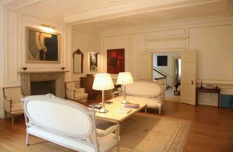 Living Room at Elegant Chelsea house, B687 (photo 15)