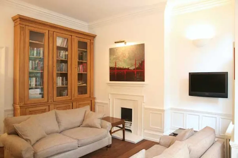 Living Room at Elegant Chelsea house, B687 (photo 18)