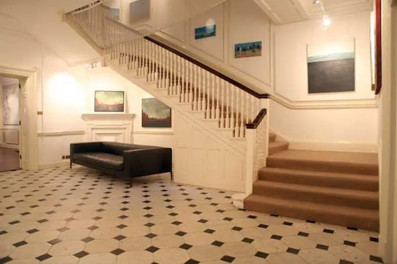 Staircase at Elegant Chelsea house, B687 (photo 3)