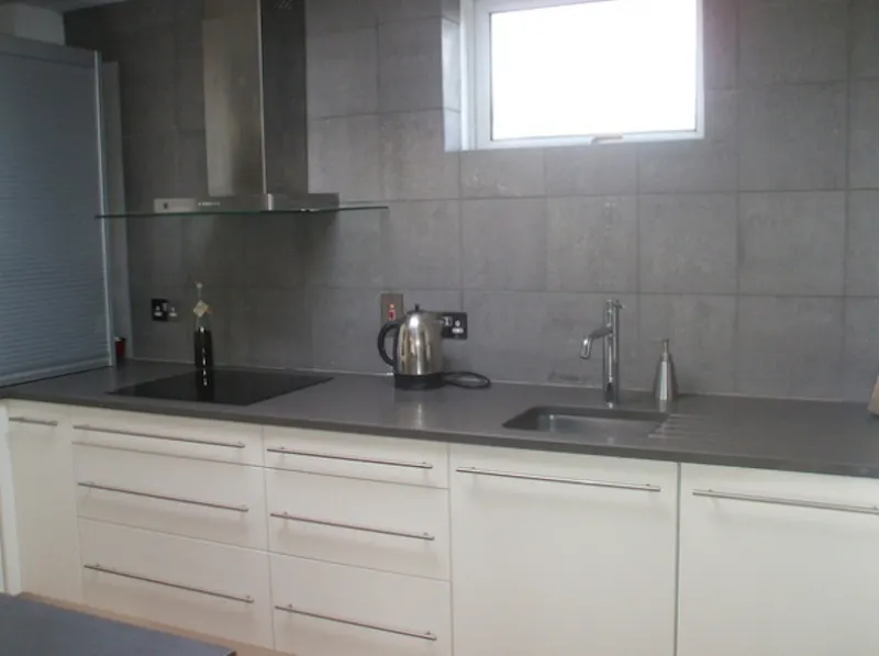 South Norwood apartment, D1942 (photo 6)