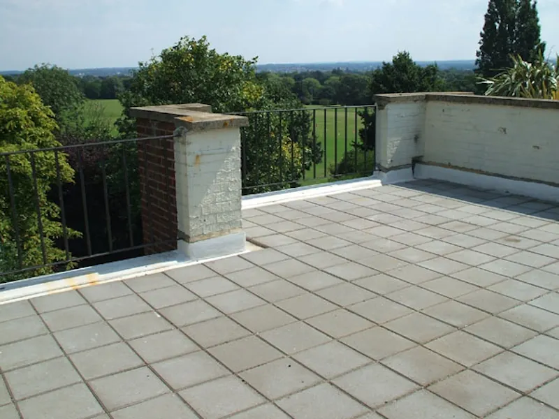 Roof terrace at South Norwood apartment, D1942 (photo 11)