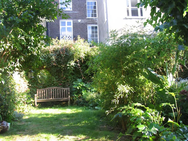 Garden at Notting Hill mews house, D1949 (photo 14)