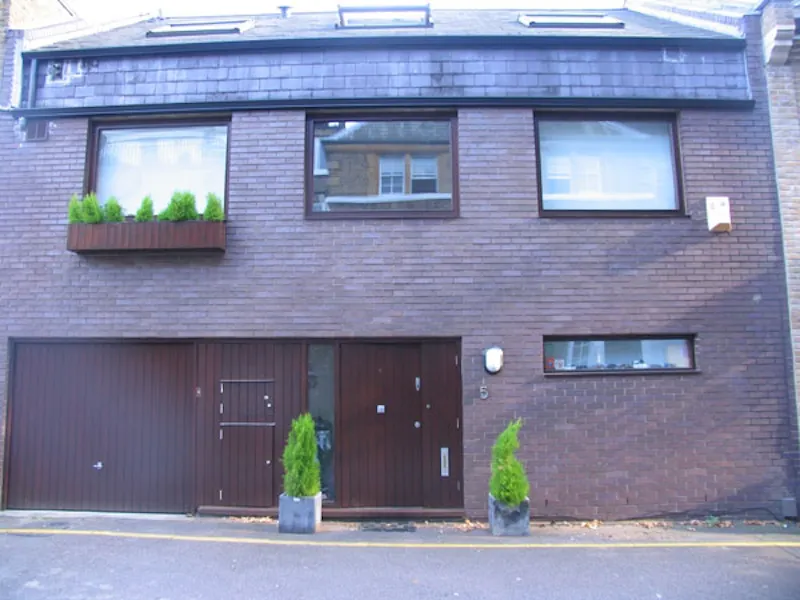 Notting Hill mews house, D1949 (photo 2)