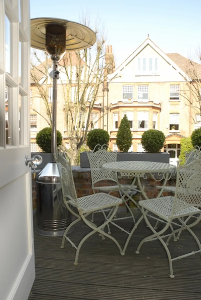 Roof terrace at Elegant Hampstead Flat, D1950 (photo 16)
