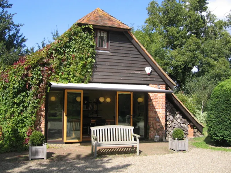 Summer house at Tenterden country house, D1951 (photo 11)
