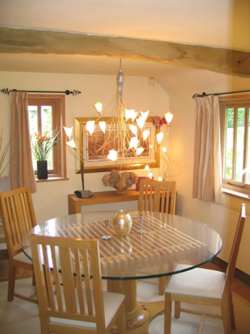 Dining room at Tenterden country house, D1951 (photo 14)