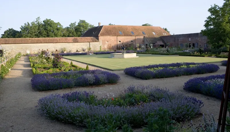 The walled gardens of Midhurst, M260 (photo 3)