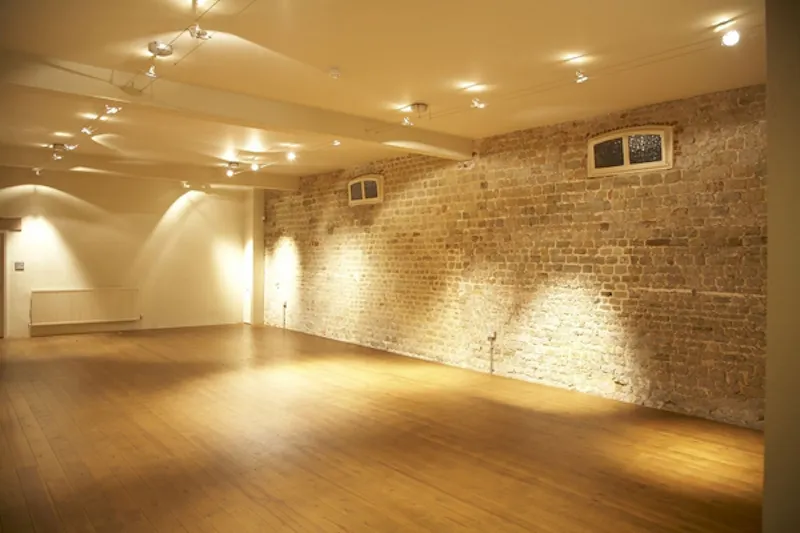 Exposed brick at The walled gardens of Midhurst, M260 (photo 11)
