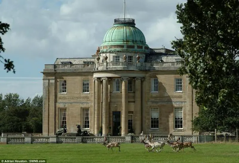 Milton Keynes Soane's Stately, A998 (photo 2)