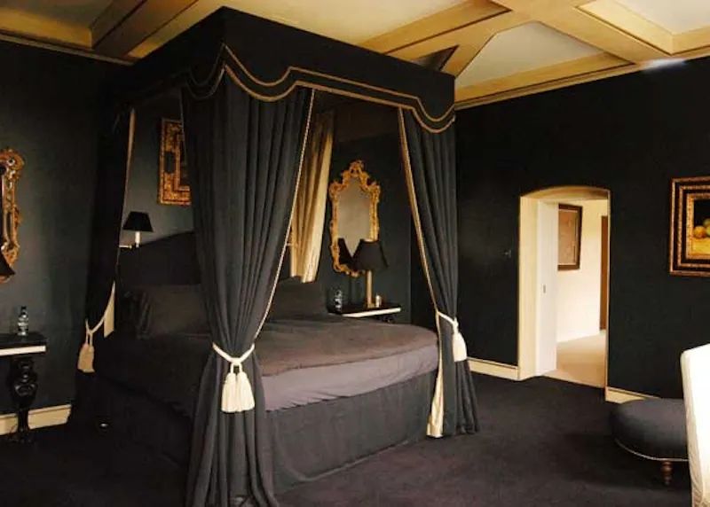 Bedroom at Milton Keynes Soane's Stately, A998 (photo 25)