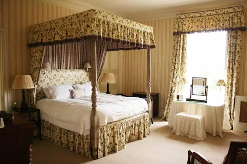 Bedroom at Milton Keynes Soane's Stately, A998 (photo 29)