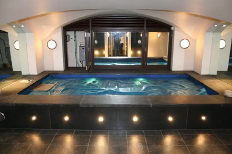 Swimming pool - indoor at Milton Keynes Soane's Stately, A998 (photo 38)