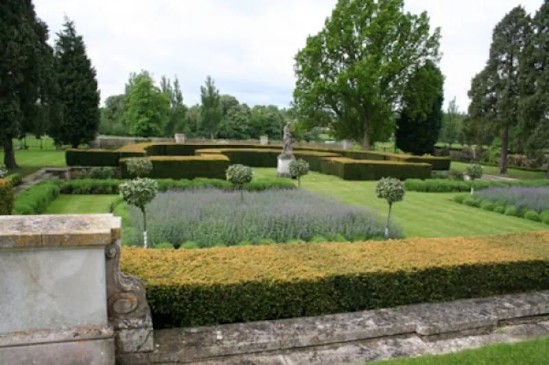 Garden - formal at Milton Keynes Soane's Stately, A998 (photo 42)