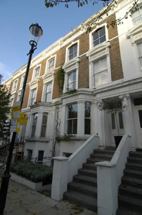 Pared-back Ladbroke Grove house, B507