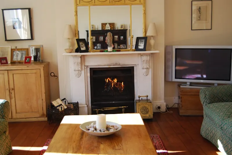 Fireplace at Country house in Sutton Valence, B1123 (photo 6)
