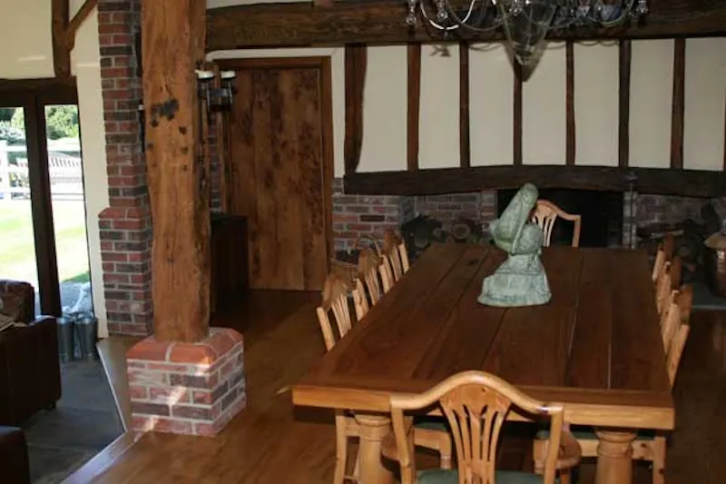 Chichester converted barn, L598 (photo 7)