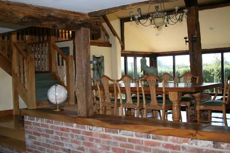 Chichester converted barn, L598 (photo 9)