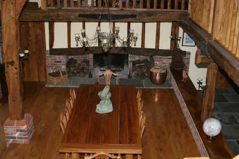 Chichester converted barn, L598 (photo 16)