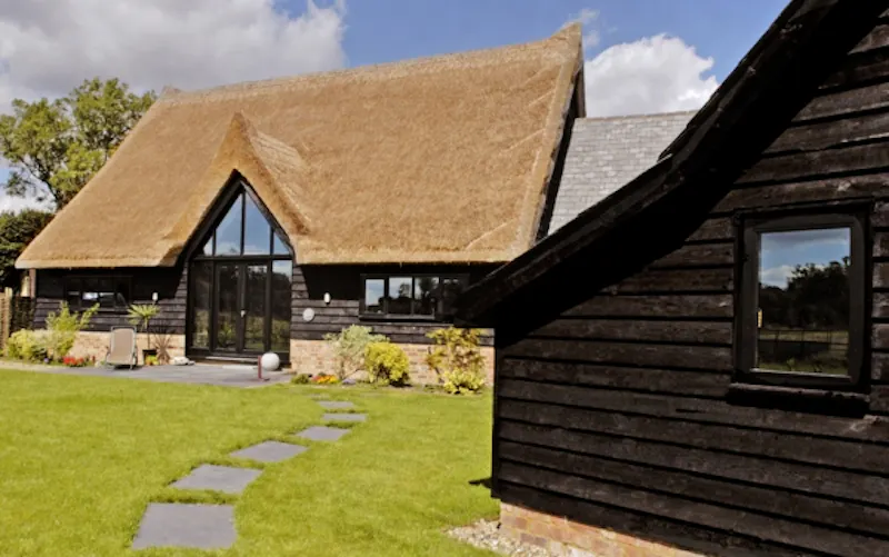 Garden at Stevenage converted barn, L590 (photo 4)