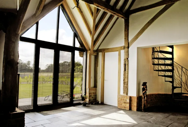 Beams at Stevenage converted barn, L590 (photo 2)