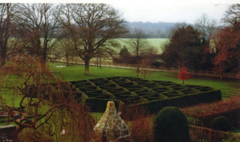 Countryside at Buckingham Tudor mansion, H19 (photo 39)