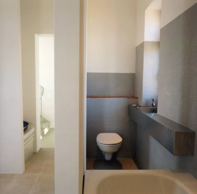 Bathroom at Dungeness coastguard's house, C643 (photo 18)