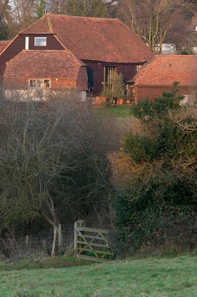 Modern Thursley barn conversion, L416 (photo 17)