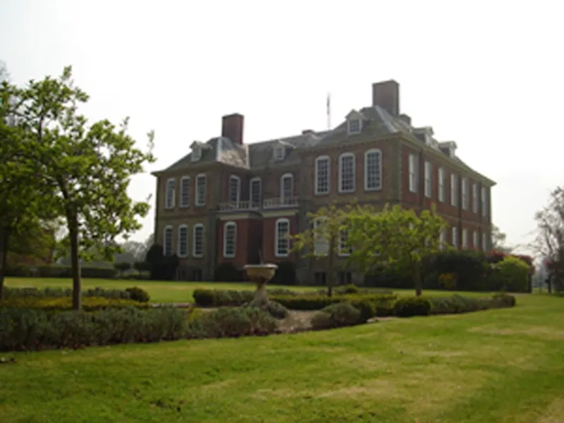 Stately home near Rugby, A1244 (photo 11)