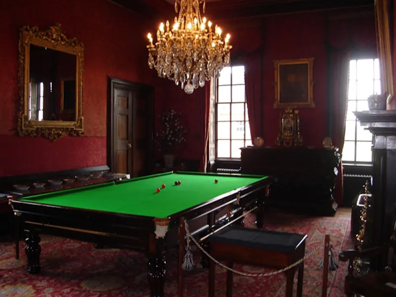 Games room at Stately home near Rugby, A1244 (photo 6)
