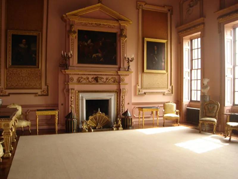 Ballroom at Stately home near Rugby, A1244 (photo 3)
