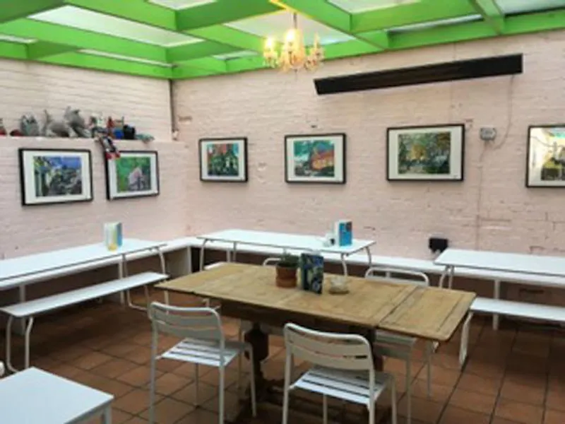 Belsize Cafe, R711 (photo 6)
