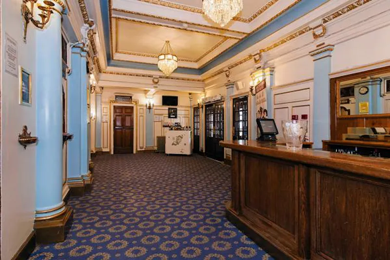 Bar at Historic Piccadilly theatre, P569 (photo 20)
