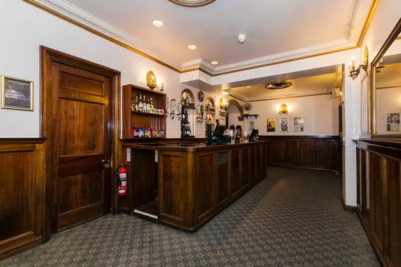 Bar at Historic Piccadilly theatre, P569 (photo 30)
