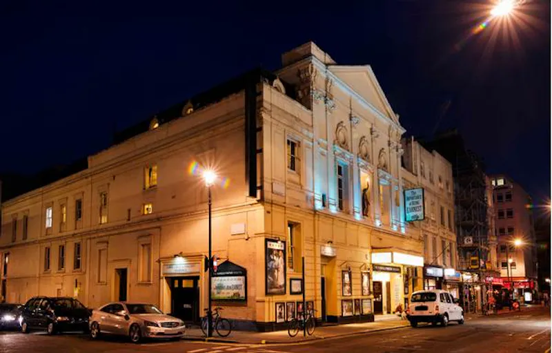 Historic Piccadilly theatre, P569 (photo 34)