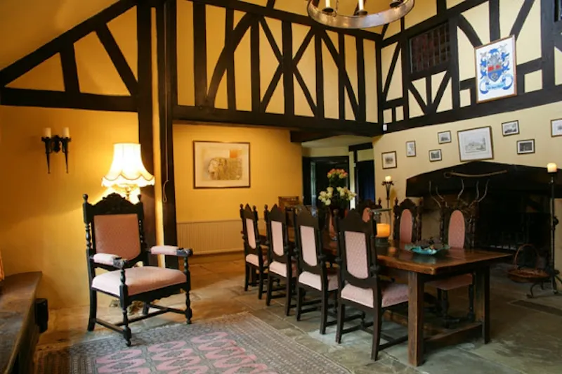 Surrey Hills listed manor house, M68 (photo 11)
