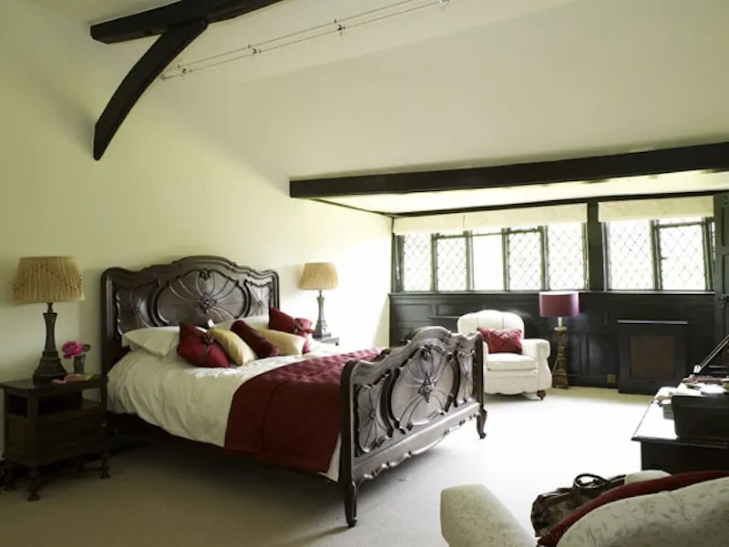 Bedroom at Surrey Hills listed manor house, M68 (photo 17)