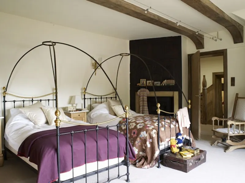 Surrey Hills listed manor house, M68 (photo 21)