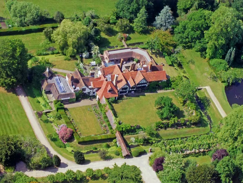Surrey Hills listed manor house, M68 (photo 24)