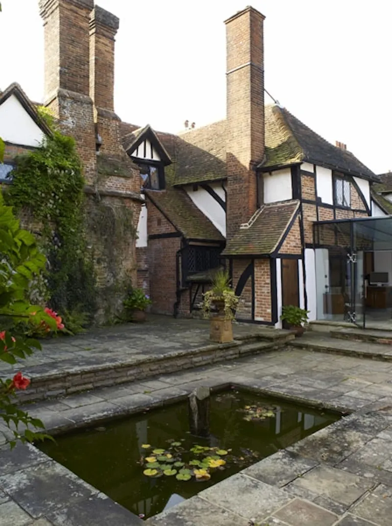 Surrey Hills listed manor house, M68 (photo 28)