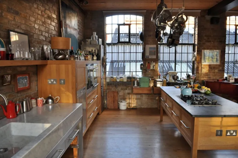 Kitchen at Classic Hoxton loft apartment, F900 (photo 6)