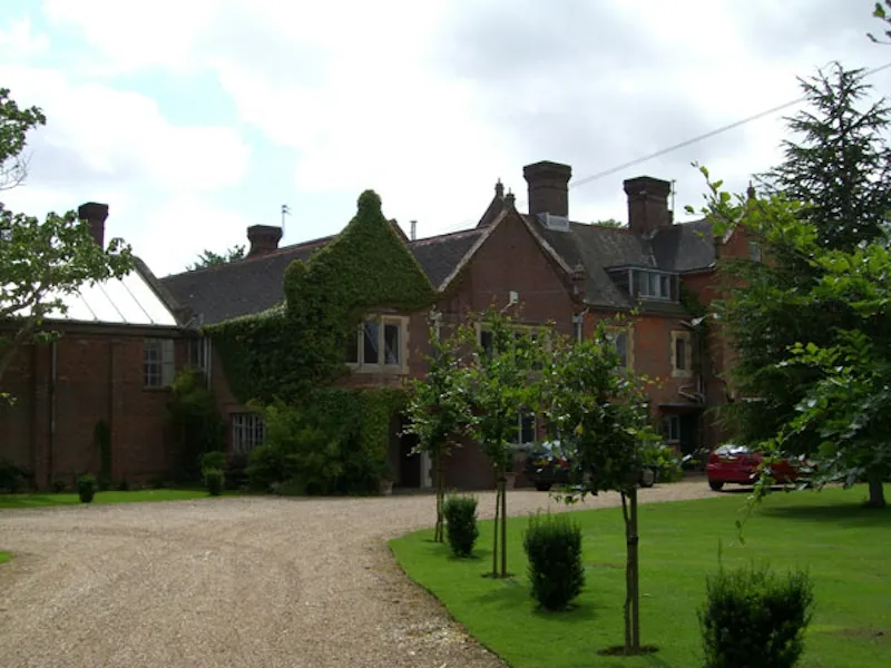 Large period home in Northfields, E316 (photo 3)