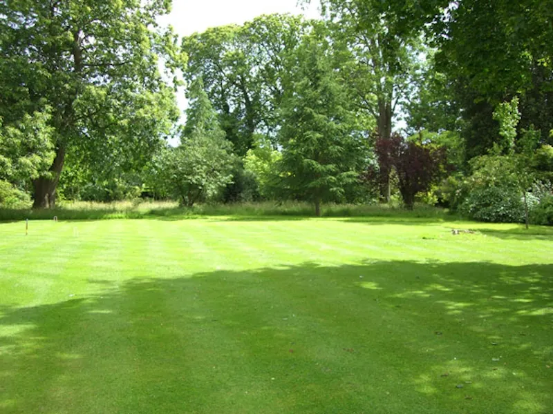 Garden at Large period home in Northfields, E316 (photo 16)