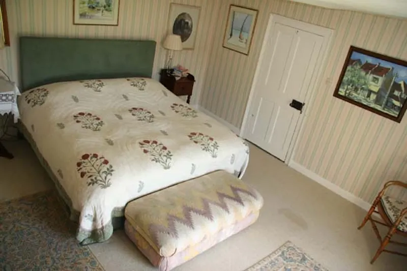 Bedroom at Traditional Burford farmhouse, L583 (photo 6)