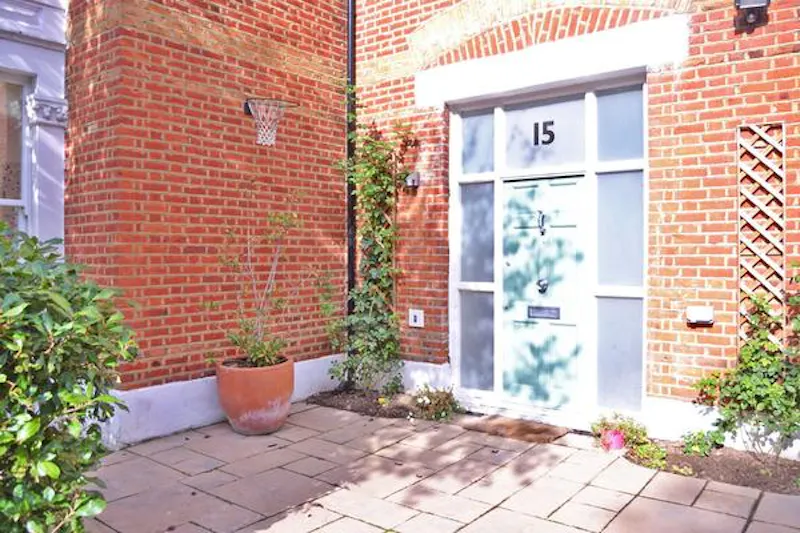 Victorian family house in Acton, B1038 (photo 35)