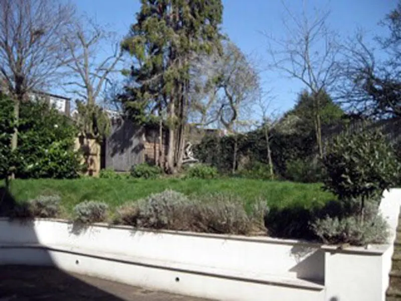 Garden at Modern Mortlake house, D1880 (photo 27)