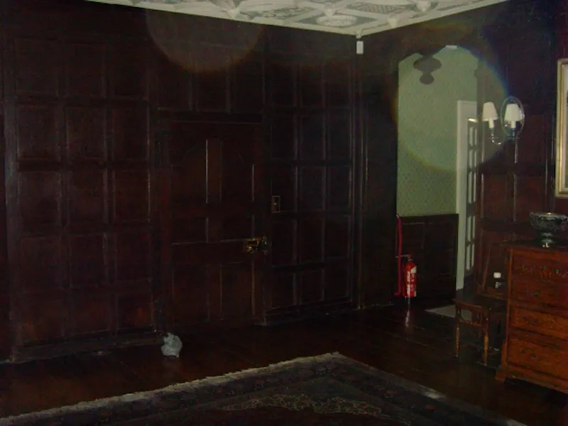 Haywards Heath Elizabethan house, H106 (photo 20)