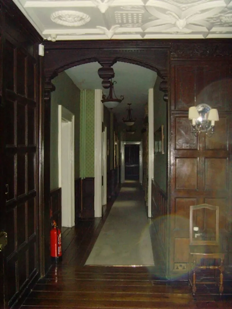Corridor at Haywards Heath Elizabethan house, H106 (photo 28)