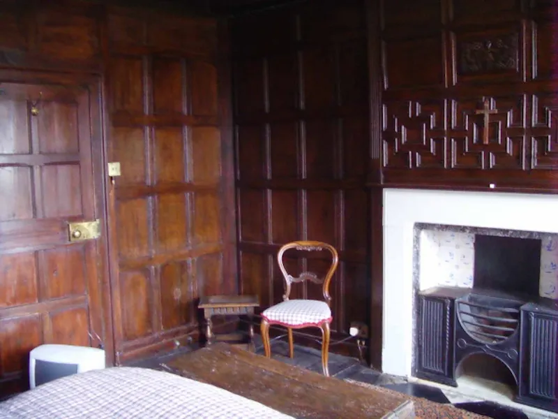 Haywards Heath Elizabethan house, H106 (photo 32)